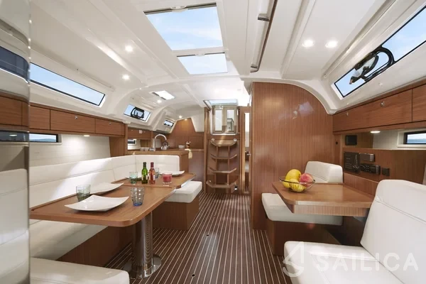 Bavaria 41 Cruiser - Yacht Charter Sailica