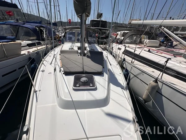 Cyclades 39.3 - Yacht Charter Sailica