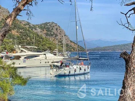 Cyclades 39.3 - Yacht Charter Sailica