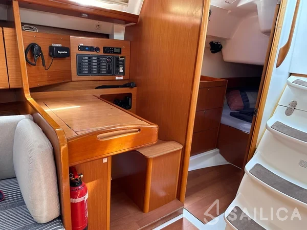 Cyclades 39.3 - Yacht Charter Sailica