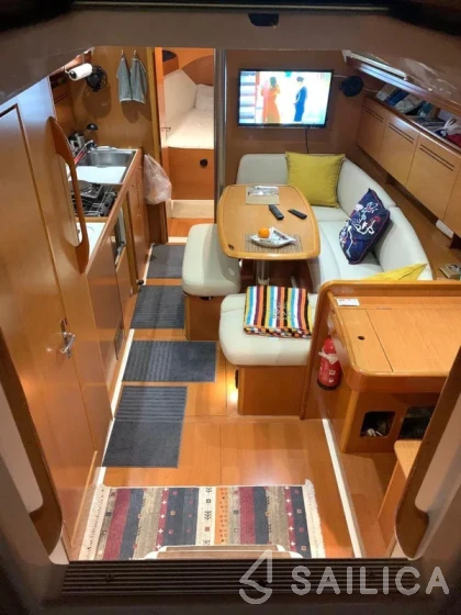 Cyclades 39.3 - Yacht Charter Sailica