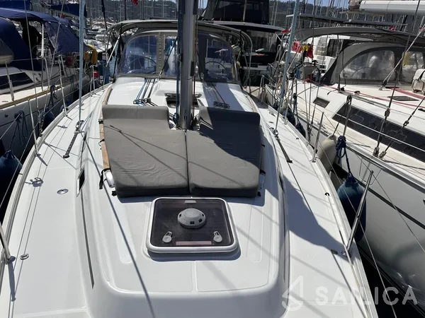 Cyclades 39.3 - Yacht Charter Sailica