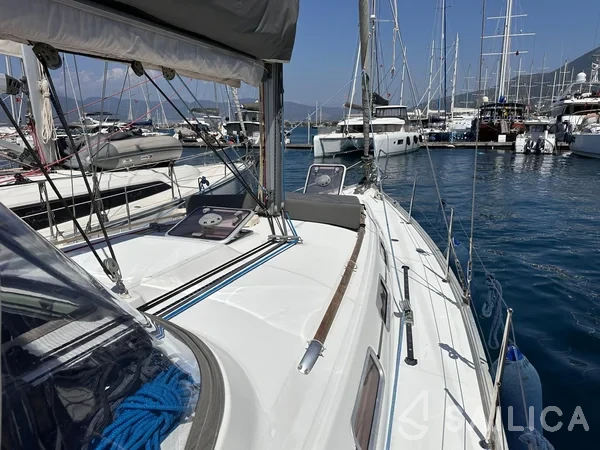 Cyclades 39.3 - Yacht Charter Sailica