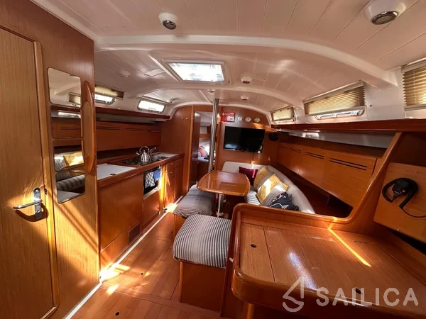 Cyclades 39.3 - Yacht Charter Sailica