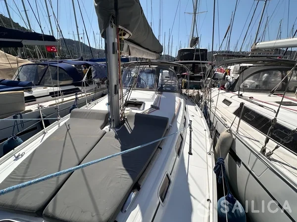 Cyclades 39.3 - Yacht Charter Sailica
