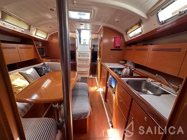 Cyclades 39.3 - Yacht Charter Sailica