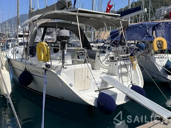 Cyclades 39.3 - Yacht Charter Sailica