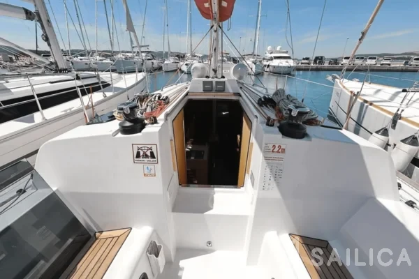 Elan 350 - Yacht Charter Sailica