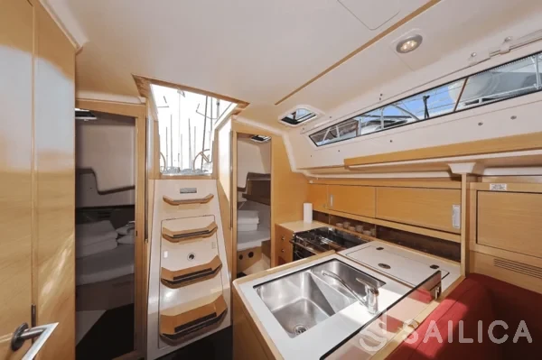 Elan 350 - Yacht Charter Sailica
