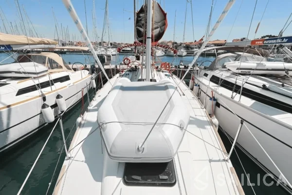 Elan 350 - Yacht Charter Sailica