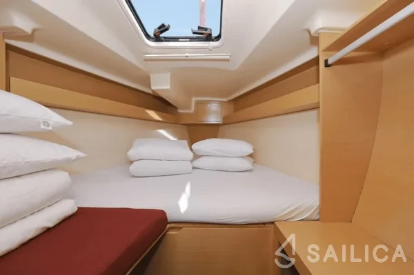 Elan 350 - Yacht Charter Sailica