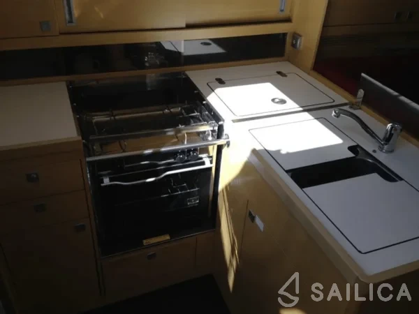 Elan 350 - Yacht Charter Sailica