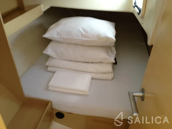 Elan 350 - Yacht Charter Sailica