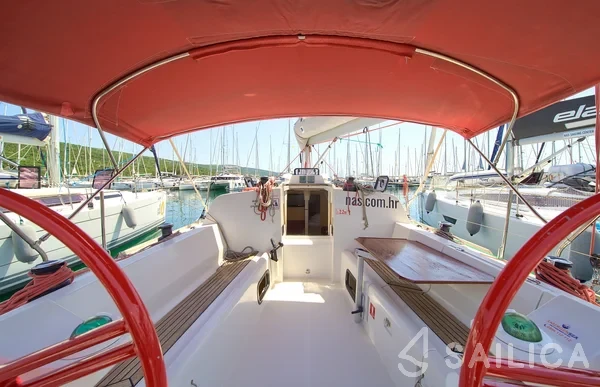 Elan 350 - Yacht Charter Sailica