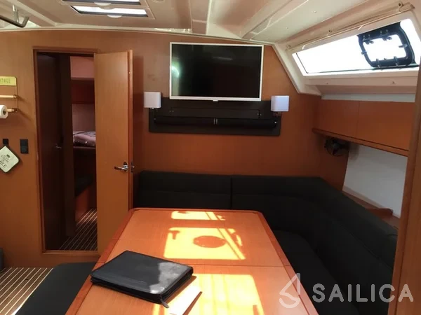 Bavaria 46 Cruiser - Photo #28 Bavaria 46 Cruiser - Yacht Charter Sailica