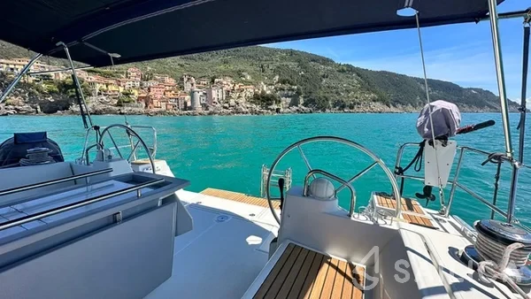 Oceanis 45 - Yacht Charter Sailica