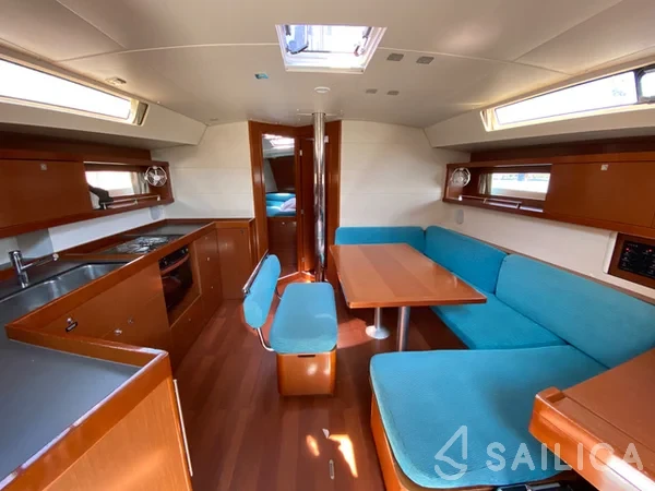 Oceanis 45 - Yacht Charter Sailica