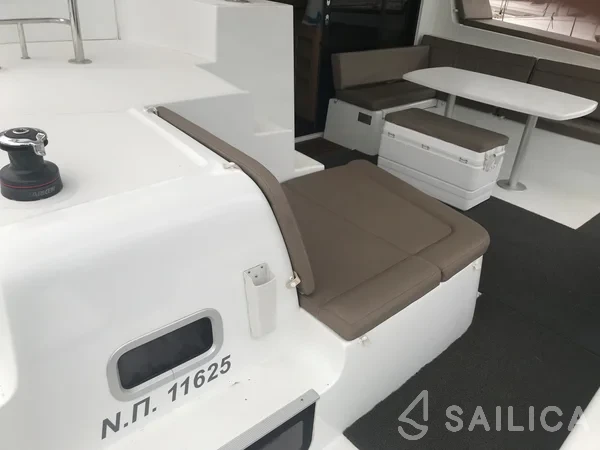 Lagoon 42 - Yacht Charter Sailica