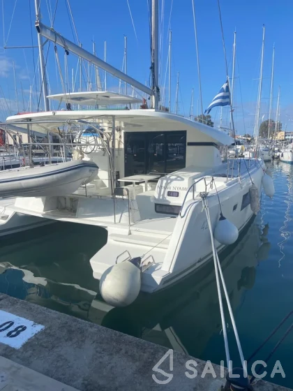 Lagoon 42 - Yacht Charter Sailica
