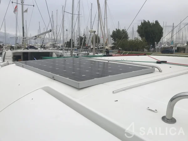 Lagoon 42 - Yacht Charter Sailica