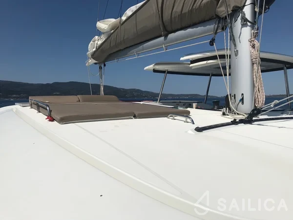 Lagoon 42 - Yacht Charter Sailica
