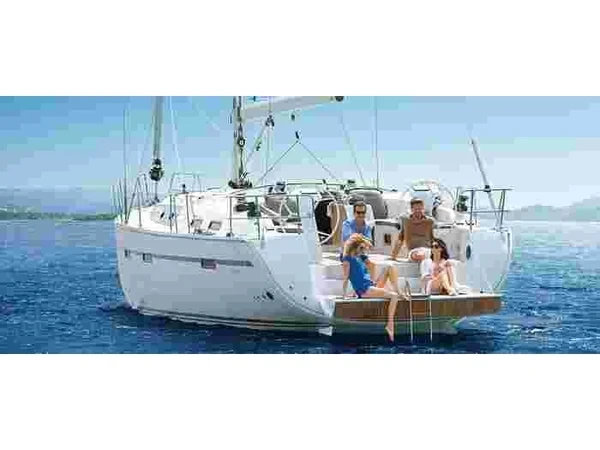Bavaria 46 Cruiser - Photo #10 Bavaria 46 Cruiser - Yacht Charter Sailica