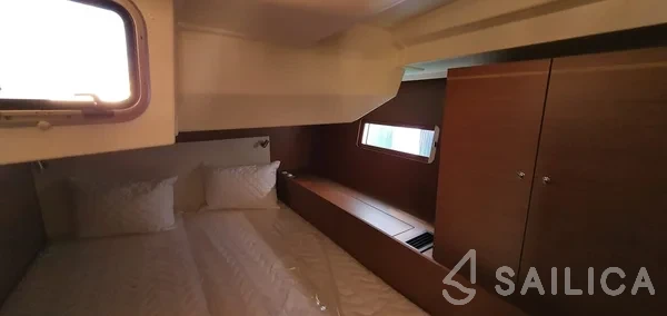Oceanis 51.1 - Yacht Charter Sailica