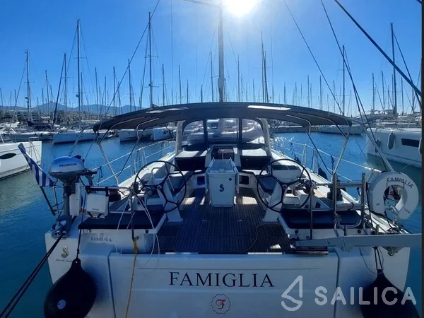 Oceanis 51.1 - Yacht Charter Sailica