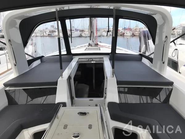 Oceanis 51.1 - Yacht Charter Sailica