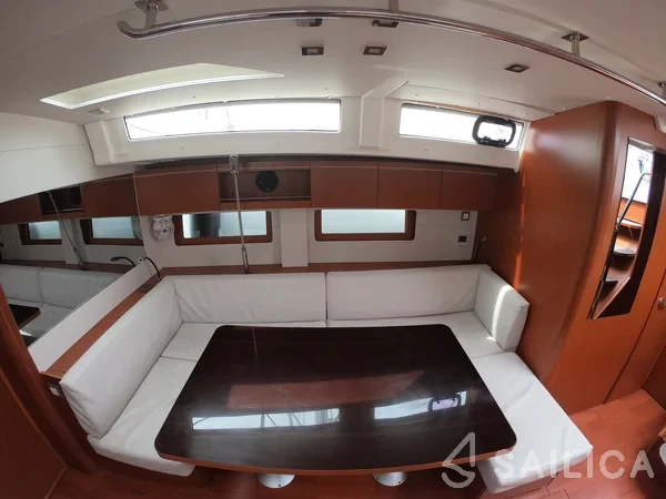 Oceanis 51.1 - Yacht Charter Sailica
