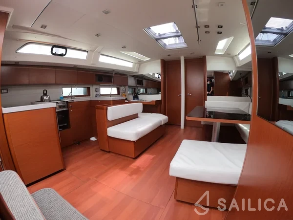 Oceanis 51.1 - Yacht Charter Sailica