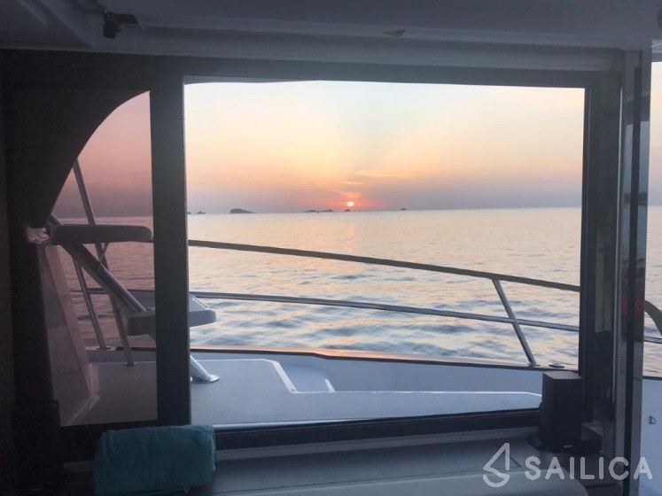 Bali 4.3 MY - Yacht Charter Sailica
