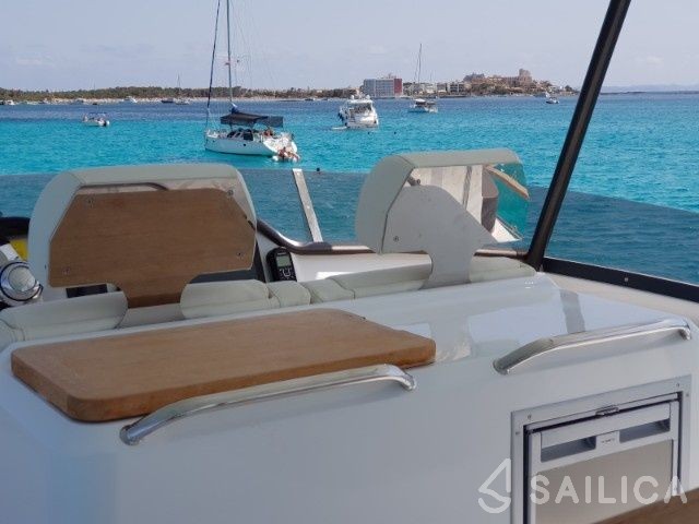 Bali 4.3 MY - Yacht Charter Sailica