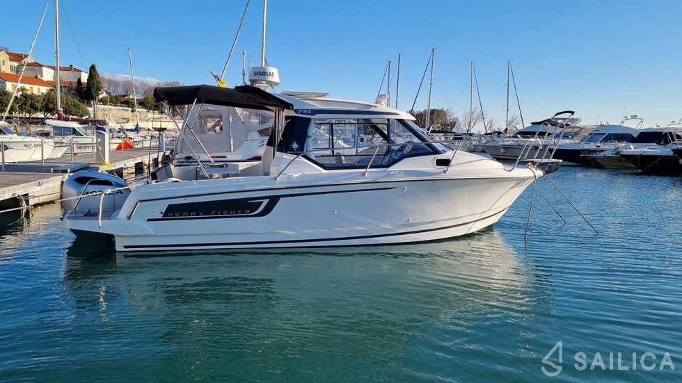 Merry Fisher 795 - Yacht Charter Sailica