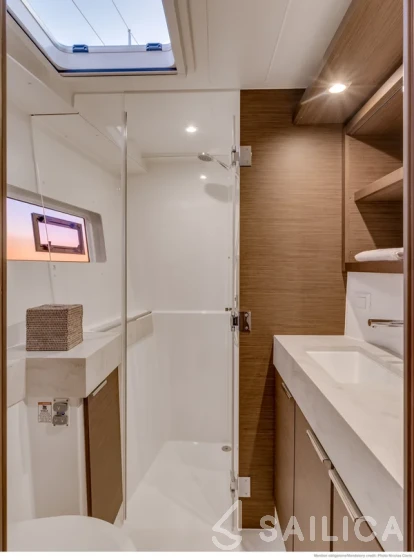 Lagoon 40 - Yacht Charter Sailica