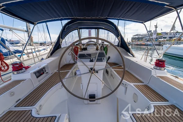 Oceanis 393 Clipper - Yacht Charter Sailica