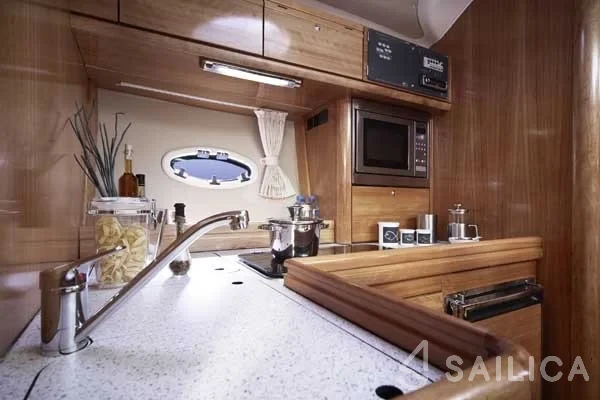 Bavaria 37 Sport - Photo #40 Bavaria 37 Sport - Yacht Charter Sailica