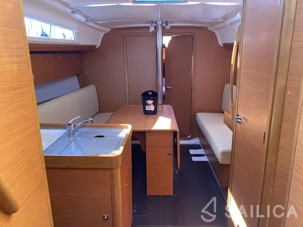 Dufour 360 GL - Yacht Charter Sailica