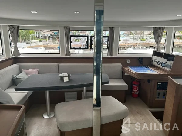 Lagoon 42 - Yacht Charter Sailica
