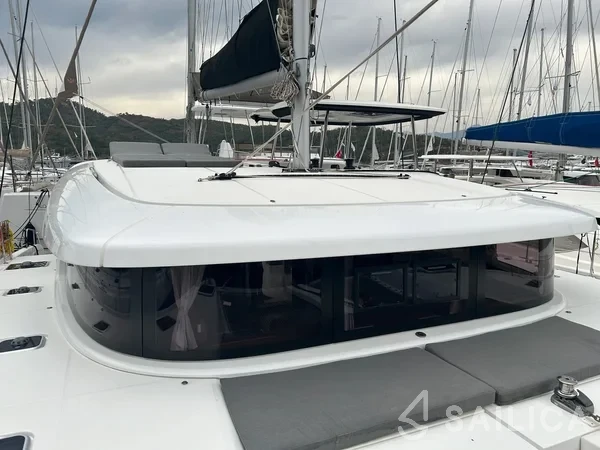 Lagoon 42 - Yacht Charter Sailica