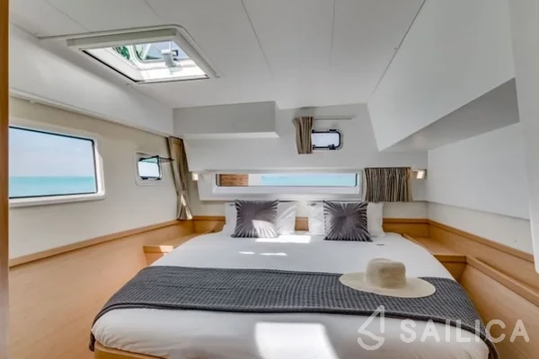 Lagoon 42 - Yacht Charter Sailica