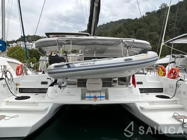Lagoon 42 - Yacht Charter Sailica