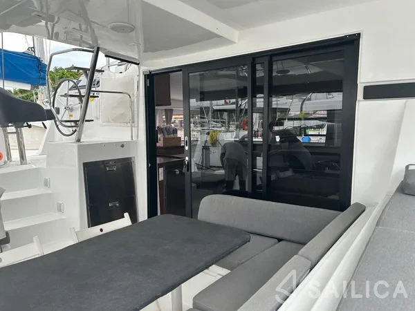 Lagoon 42 - Yacht Charter Sailica