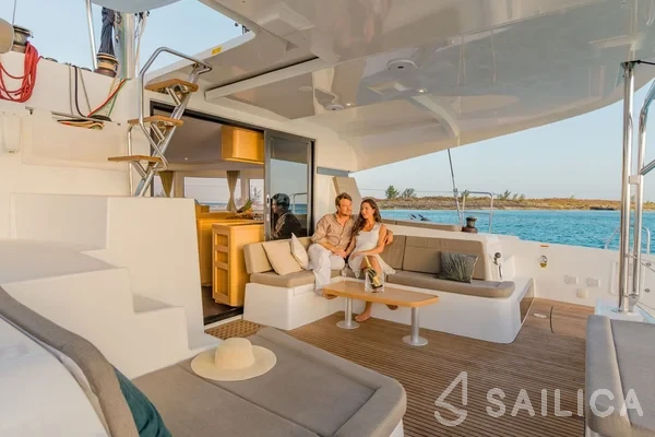 Lagoon 42 - Yacht Charter Sailica