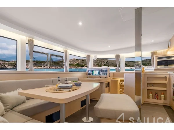 Lagoon 42 - Yacht Charter Sailica