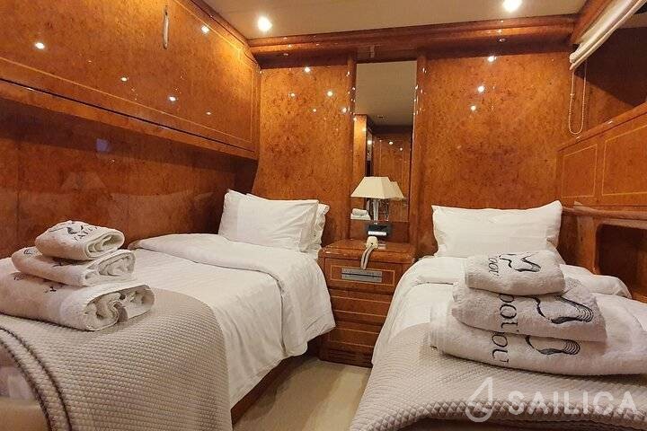 Mangusta 72 - Yacht Charter Sailica