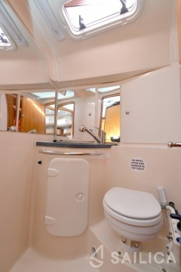 Bavaria 37 Cruiser - Yacht Charter Sailica