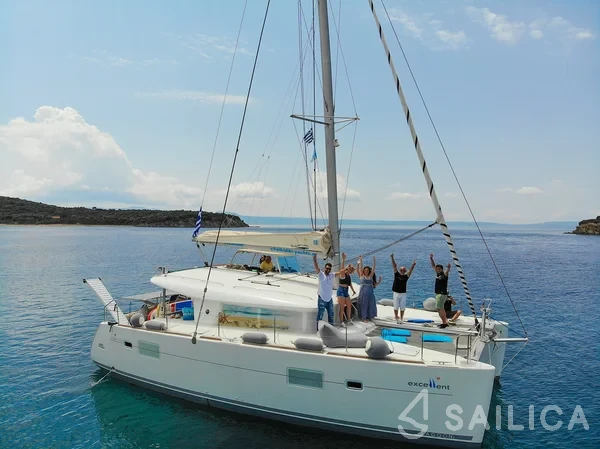 Lagoon 400 - Yacht Charter Sailica
