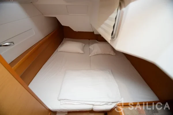 Sun Odyssey 379 - Yacht Charter Sailica