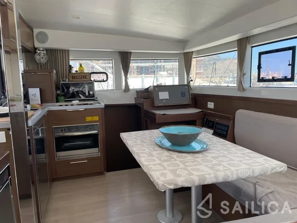 Lagoon 40 - Yacht Charter Sailica
